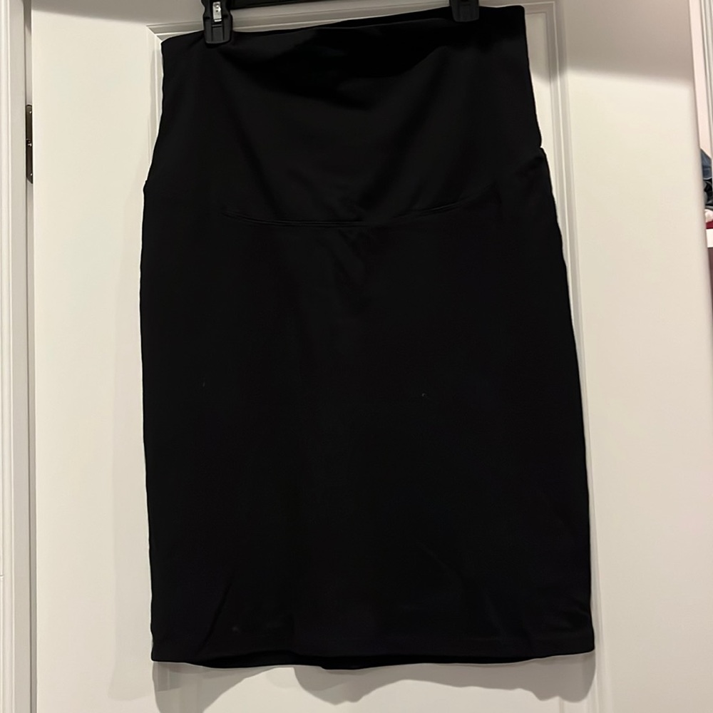 Black maternity pencil skirt.  Excellent condition! Must have!
